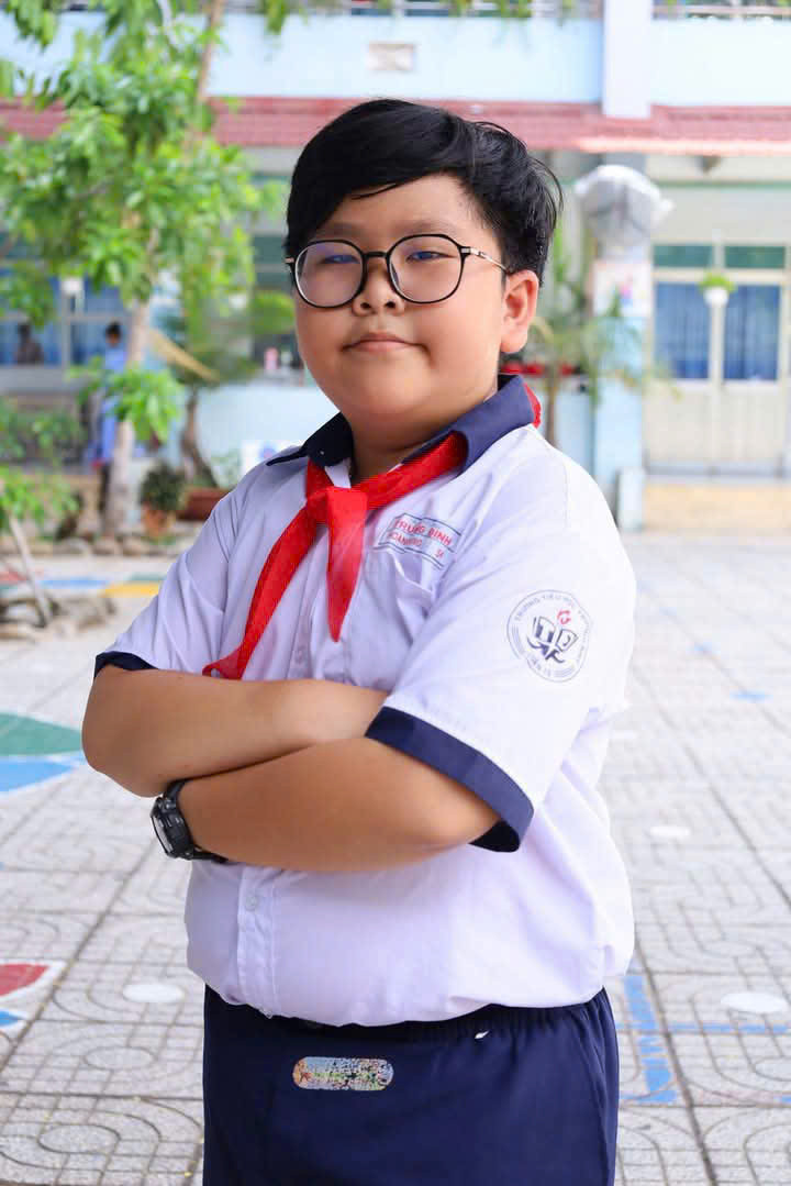 Anh Vĩnh (trái) và em Dũng (phải). Anh Vĩnh (trái) và em Dũng (phải).