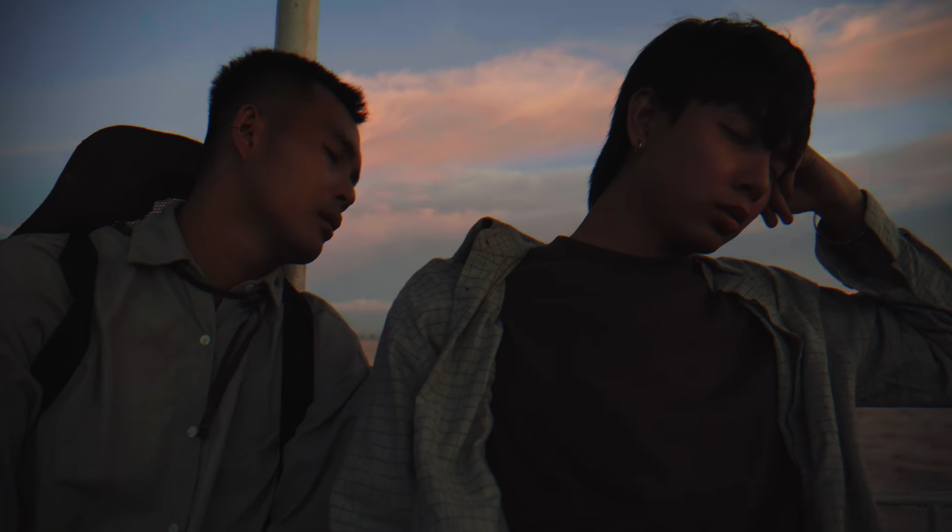 Đôi bạn trẻ đã giúp cho nhiều đồng hương xa quê vơi đi nỗi nhớ nhà.