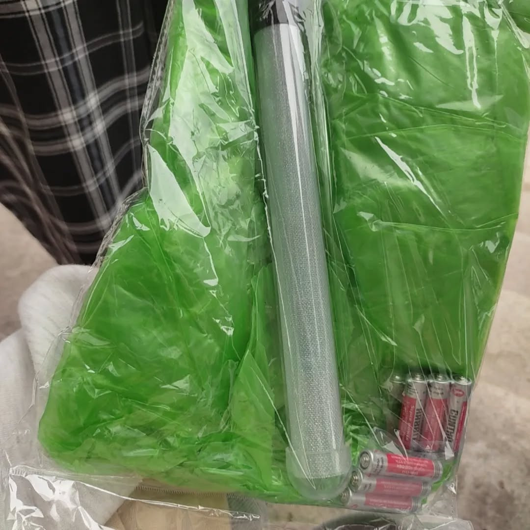 Khán giả được trang bị thêm pin và áo mưa. Ảnh: @mhagou_ Khán giả được trang bị thêm pin và áo mưa. Ảnh: @mhagou_