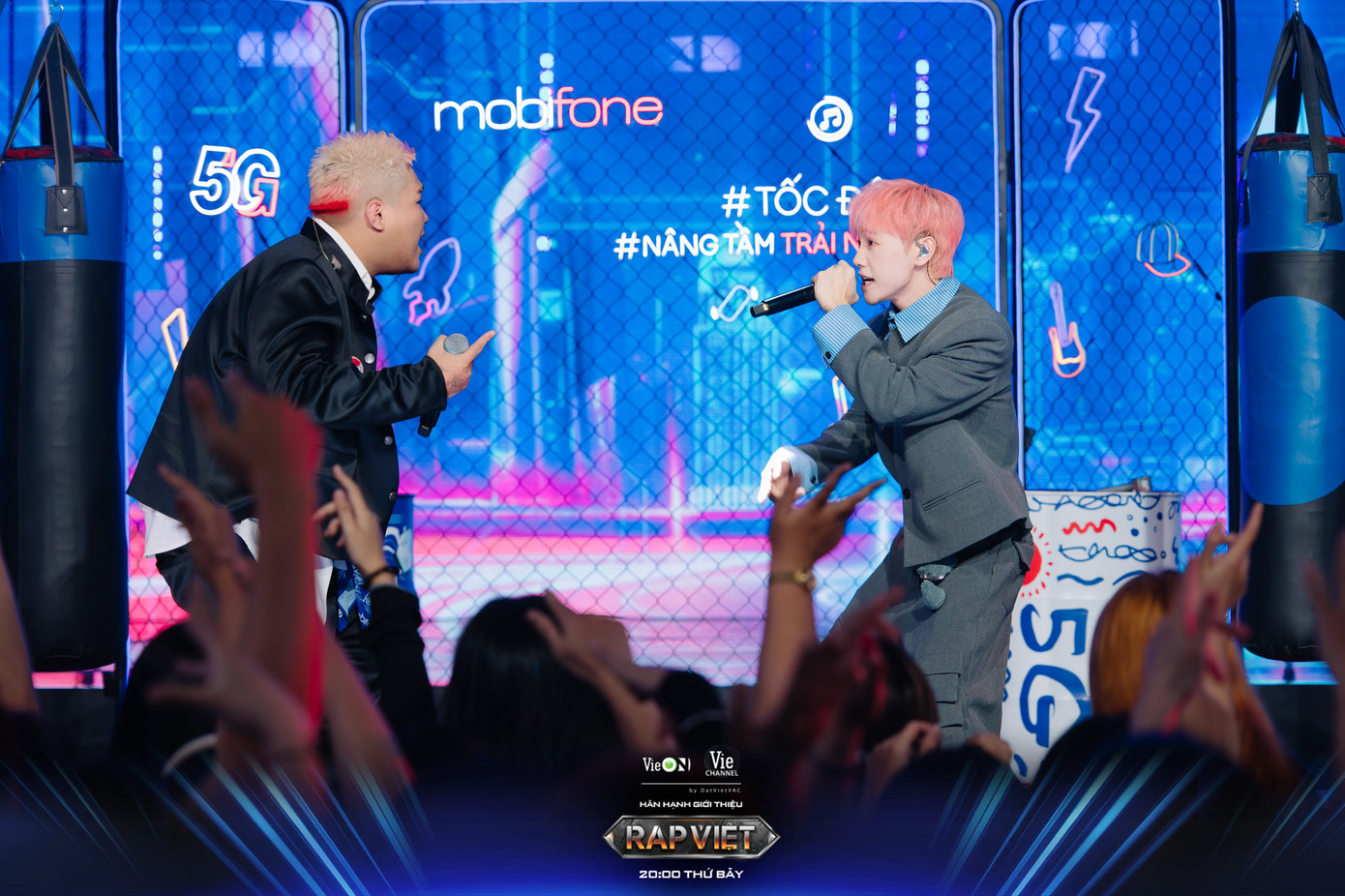 “Người chơi hệ chiến” Billy100 mời JSOL đồng diễn nhưng lại bị nhận xét “lu mờ” trước đàn anh.