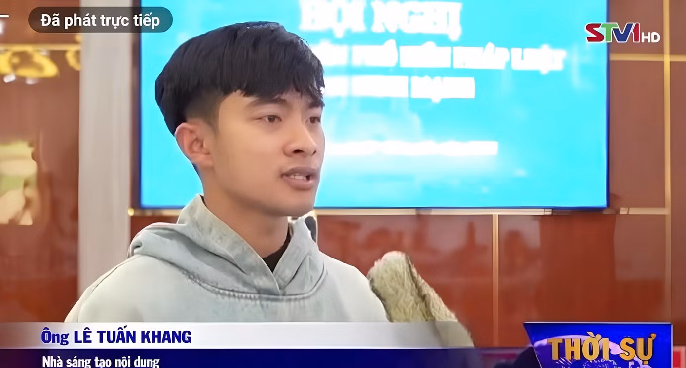 Lê Tuấn Khang trả lời phỏng vấn Đài Phát thanh - Truyền hình Sóc Trăng.