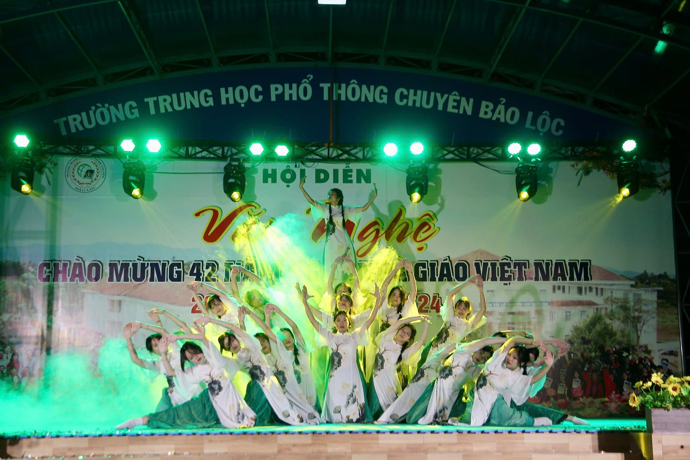 Ảnh: Đoàn trường THPT chuyên Bảo Lộc Ảnh: Đoàn trường THPT chuyên Bảo Lộc