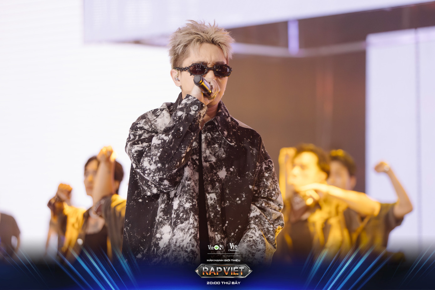 B Ray ngày càng khẳng định được vai trò Huấn luyện viên của mình. B Ray ngày càng khẳng định được vai trò Huấn luyện viên của mình.