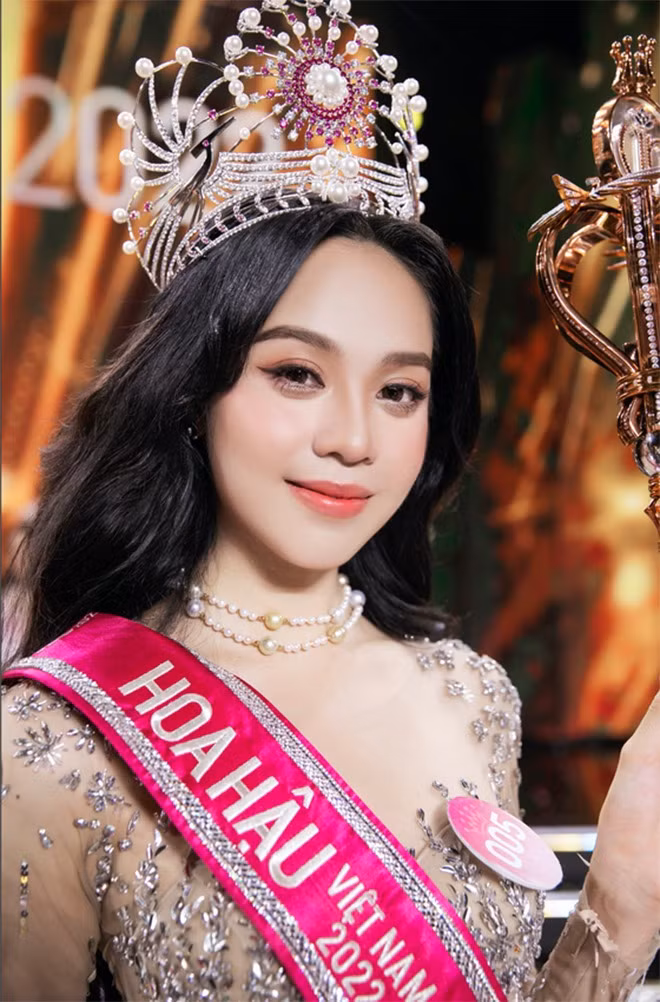 Nhan sắc thanh thuần ở tuổi 20 khi Thanh Thủy đăng quang Hoa hậu Việt Nam 2022.