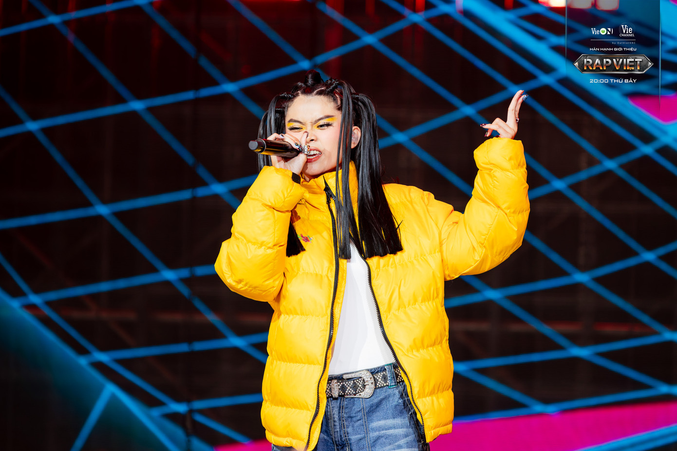 V# chia sẻ muốn truyền động lực cho các bạn trẻ kém may mắn để các bạn có thể vượt qua khó khăn. V# chia sẻ muốn truyền động lực cho các bạn trẻ kém may mắn để các bạn có thể vượt qua khó khăn.