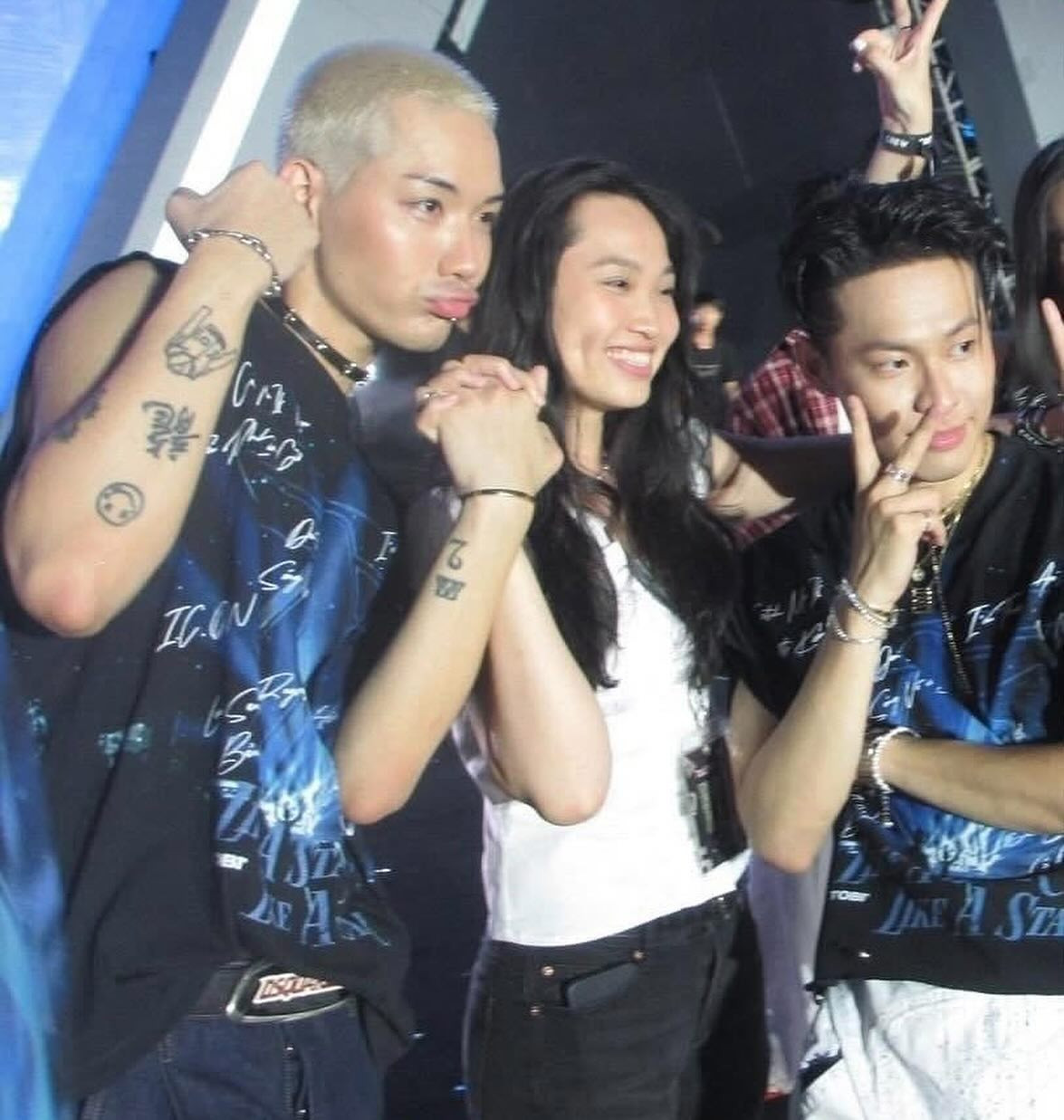 Dòng trạng thái "Tất cả đều được đền đáp" được "bé ba" WEAN dành riêng cho khung hình chụp cùng HURRYKNG và "chính thất". Ảnh: WEAN LE Dòng trạng thái "Tất cả đều được đền đáp" được "bé ba" WEAN dành riêng cho khung hình chụp cùng HURRYKNG và "chính thất". Ảnh: WEAN LE