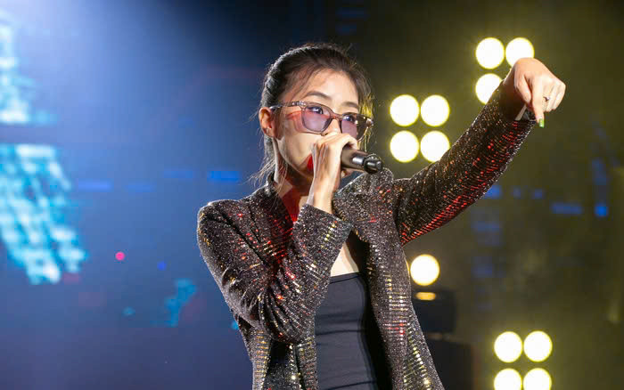 Pháo chính là chủ nhân của siêu "hit" Hai Phút Hơn với gần 29 triệu lượt xem. Pháo chính là chủ nhân của siêu "hit" Hai Phút Hơn với gần 29 triệu lượt xem.