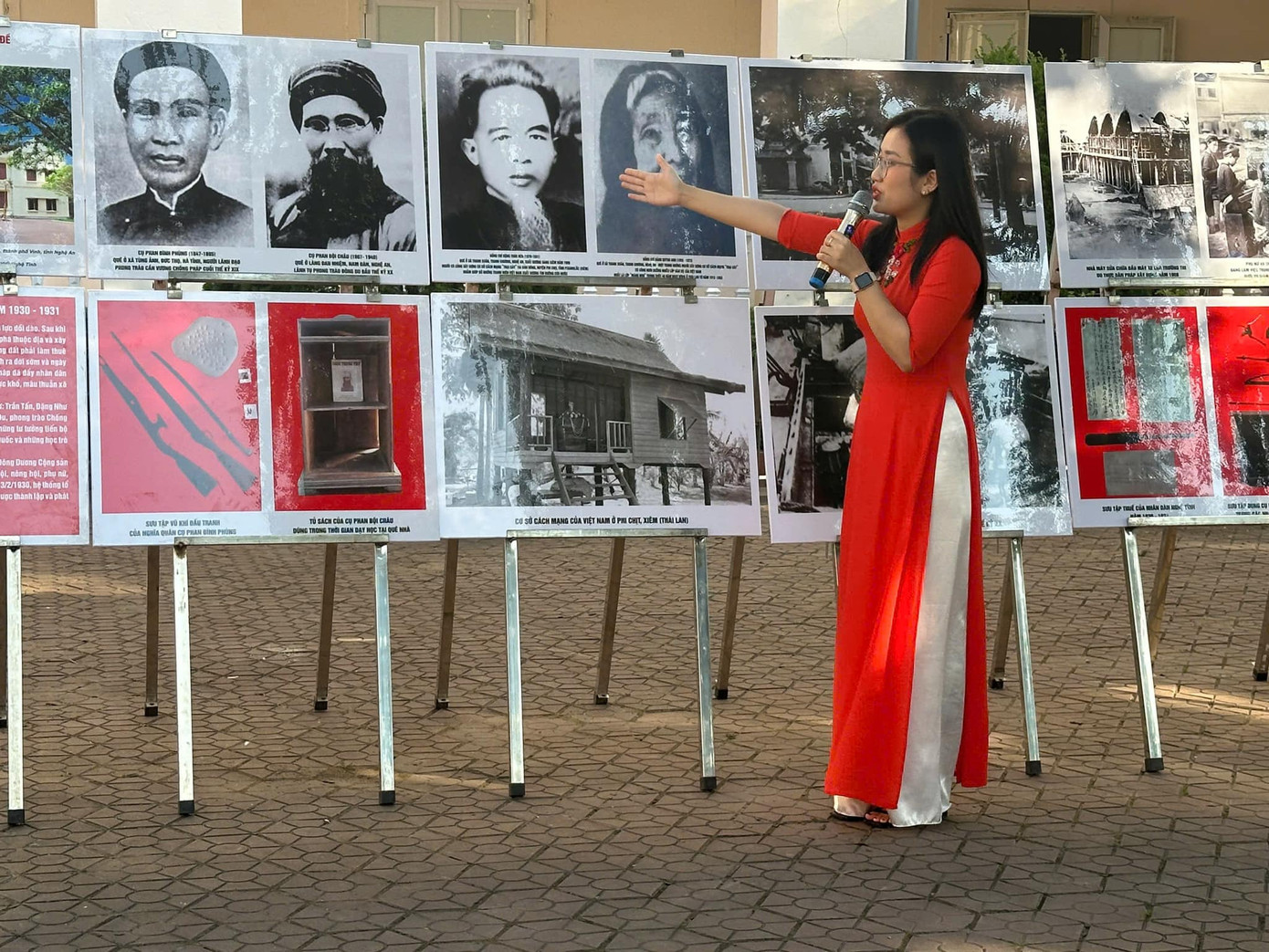 Các bạn đoàn viên được lắng nghe chia sẻ về cuộc đời và sự nghiệp cách mạng của đồng chí Lý Tự Trọng - người thắp lên ngọn lửa thôi thúc bao thế hệ thanh niên cùng đứng lên đấu tranh giành độc lập, tự do cho dân tộc. Ảnh: Đoàn trường THPT Nghi Xuân Các bạn đoàn viên được lắng nghe chia sẻ về cuộc đời và sự nghiệp cách mạng của đồng chí Lý Tự Trọng - người thắp lên ngọn lửa thôi thúc bao thế hệ thanh niên cùng đứng lên đấu tranh giành độc lập, tự do cho dân tộc. Ảnh: Đoàn trường THPT Nghi Xuân