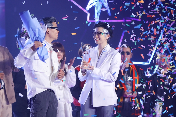 Gil Lê giành chiến thắng thuyết phục tại chương trình The Heroes.