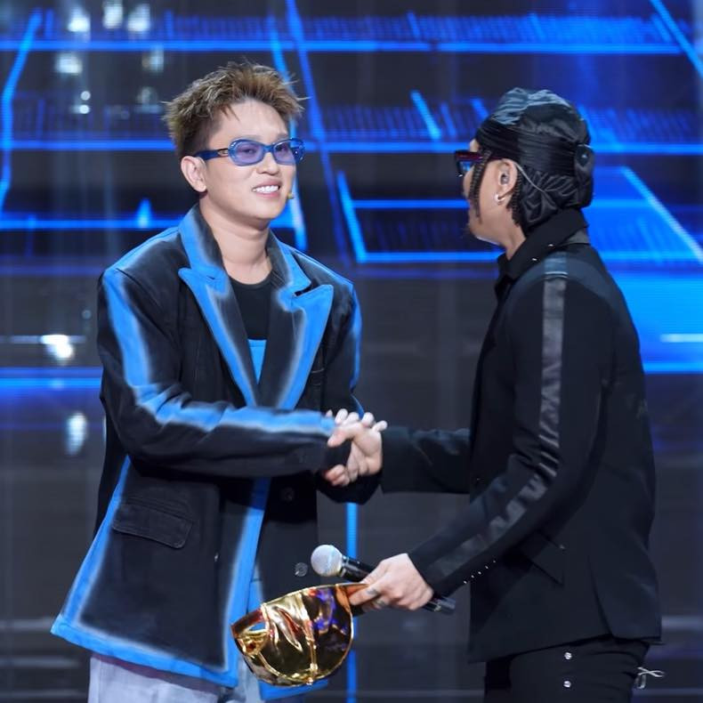 B Ray sẵn sàng trao Nón Vàng để có được Robber trong đội dù anh từng &quot;diss&quot; mình.