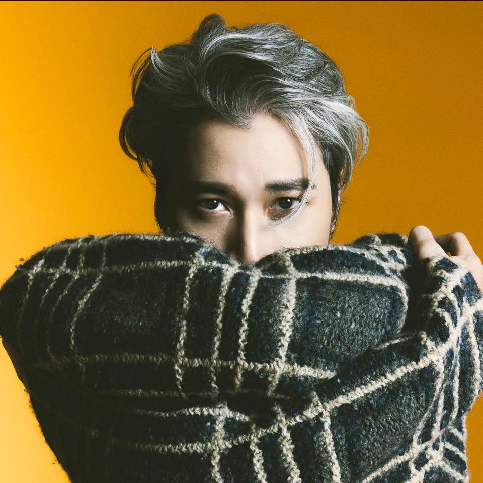 Nhiều khán giả không còn lạ với những dòng trạng thái ẩn ý từ Karik, vì hôm nay đăng ngày mai lại... xóa.