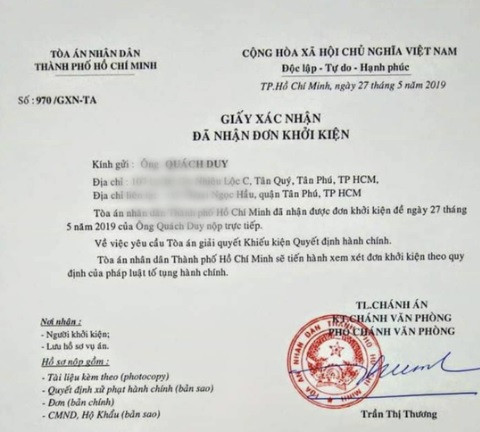 Bị phạt do xúc phạm lãnh đạo, chuyên viên văn phòng UBND TP HCM khởi kiện ảnh 1