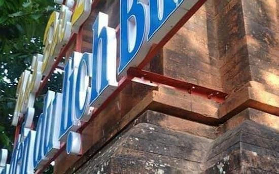 Khoan, đục tháp Chăm ngàn năm tuổi treo biển quảng bá du lịch gây phẫn nộ ảnh 2