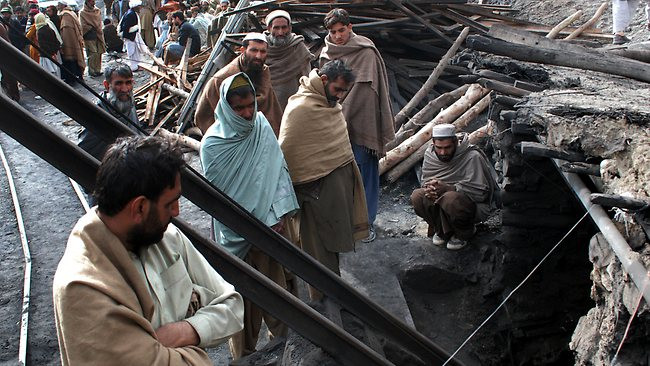 Nhiều vụ tai nạn hầm mỏ xảy ra tại đất nước Pakistan. Ảnh: Theaustralian.com . Nhiều vụ tai nạn hầm mỏ xảy ra tại đất nước Pakistan. Ảnh: Theaustralian.com