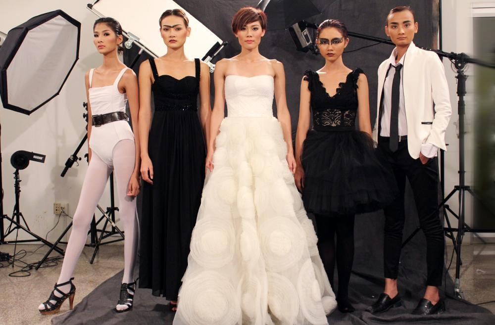 Tạo hình ấn tượng của 5 thí sinh trong buổi chụp hình