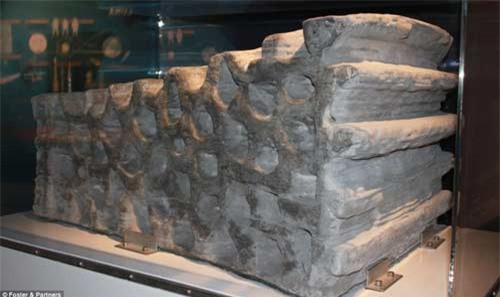 Mẫu vật chất được máy In 3D tạo ra. Tuy nhiên, loại vật liệu này cũng đang được kiểm tra, tính toán nhằm hoàn thiện nhất khả năng xây dựng trê mặt trăng