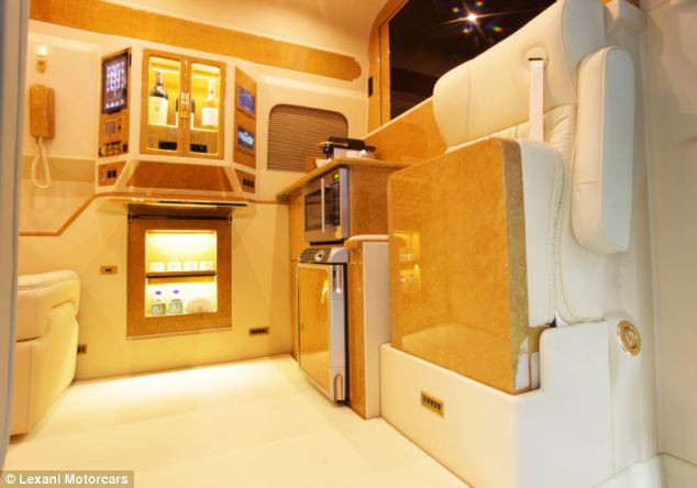 Bếp được thiết kế ngay bên trong xe 