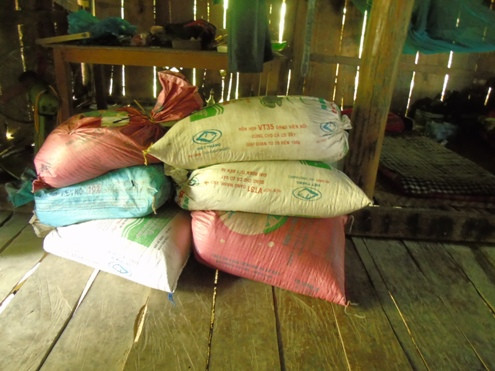 Bi kịch gia đình có thi thể người thân bó chăn chở xe máy ảnh 6