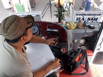 Theo ông Sỹ kiểm tra bằng phương tiện thủ công cũng là nguyên nhân làm hộp đen tê liệt	ẢNH: TRọNG ĐảNG