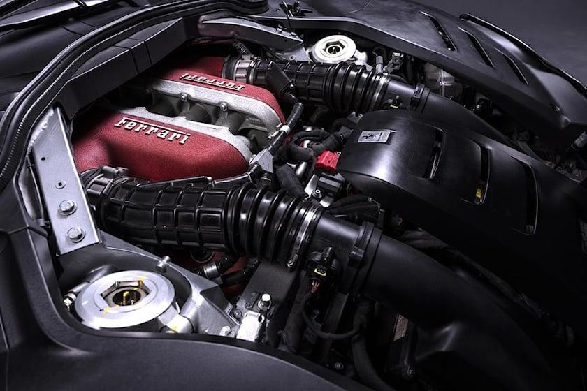 Ferrari Purosanque sẽ được trang bị động cơ V12.