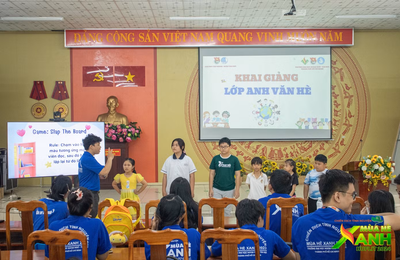 Bằng hoạt động "chơi Game", các em thiếu nhi cảm thấy gần gũi hơn với bộ môn tiếng Anh, dễ dàng ôn lại những kiến thức đã học