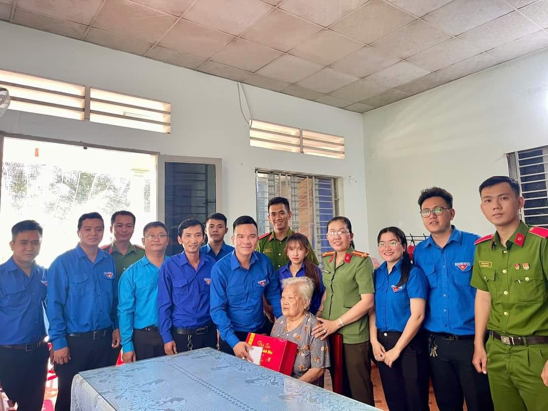 Ảnh: Tuổi Trẻ Tân Lân Ảnh: Tuổi Trẻ Tân Lân