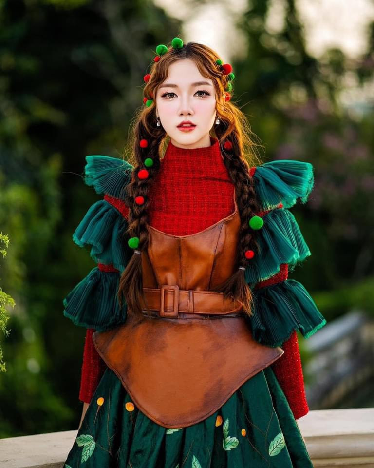 Thoại Nghi được trao hi vọng sẽ “kế thừa” Amee trong làn sóng V-Pop. Thoại Nghi được trao hi vọng sẽ “kế thừa” Amee trong làn sóng V-Pop.