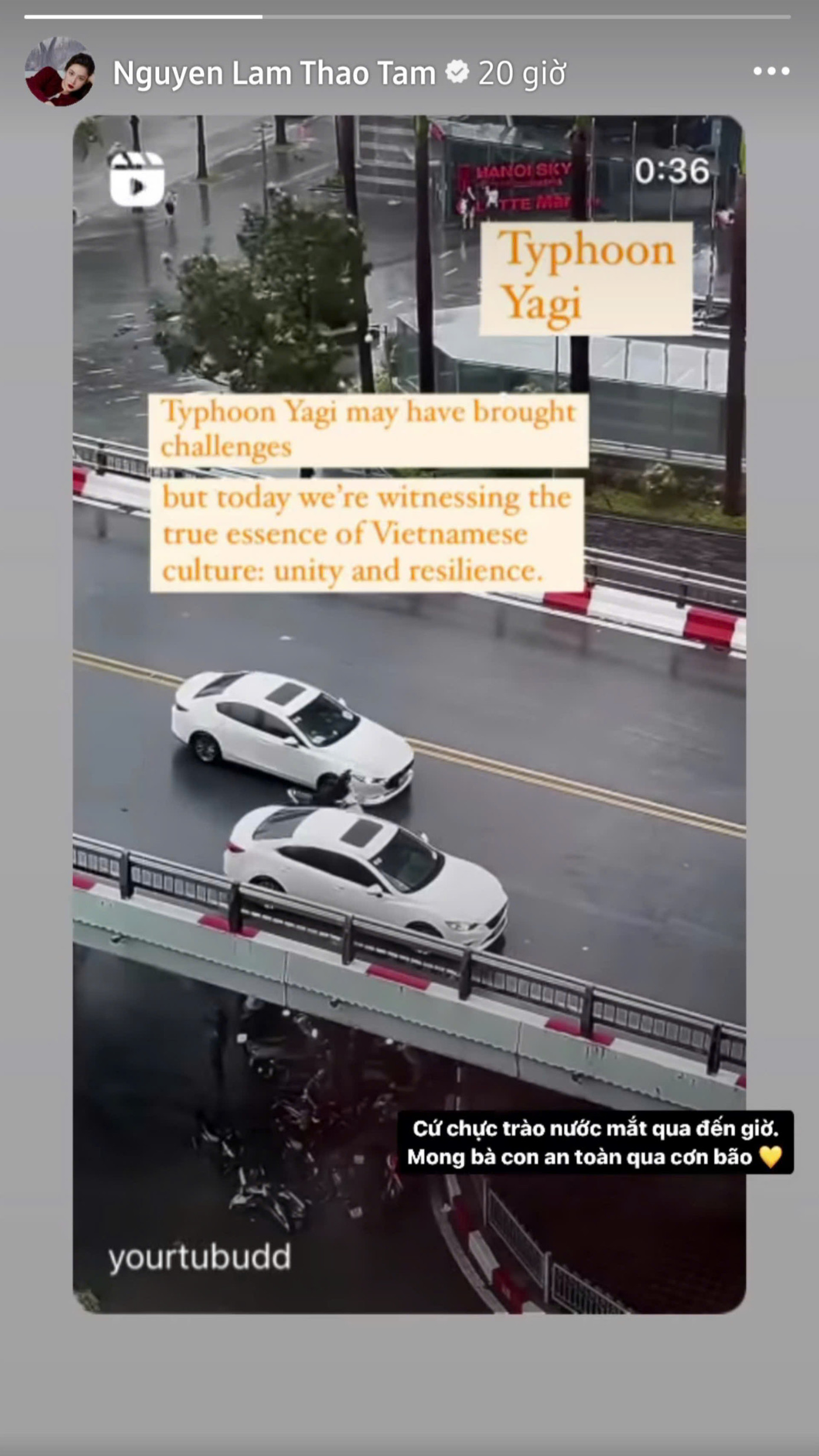 Diễn viên Thảo Tâm mong cầu bình an cho người dân vùng bão. Diễn viên Thảo Tâm mong cầu bình an cho người dân vùng bão.