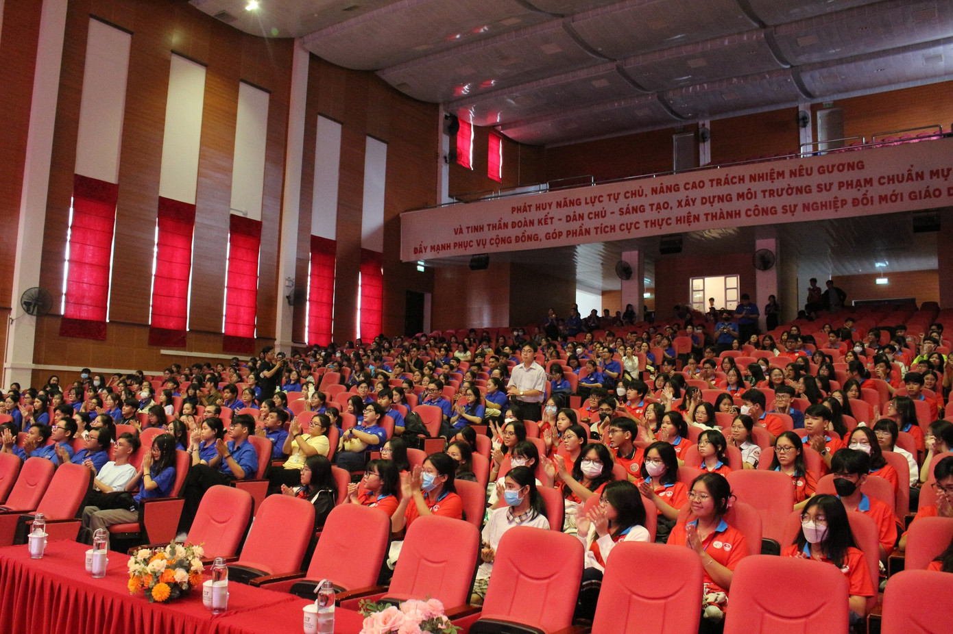 Thông qua chuyến xe âm nhạc dân tộc học đường, Ban Tổ chức hy vọng rằng đây sẽ là dịp các bạn chiến sĩ thêm hiểu thêm yêu nghệ thuật truyền thống và có cái nhìn sâu sắc hơn với nghệ thuật nước nhà. Ảnh: Chiến dịch Hoa Phượng Đỏ TP.HCM