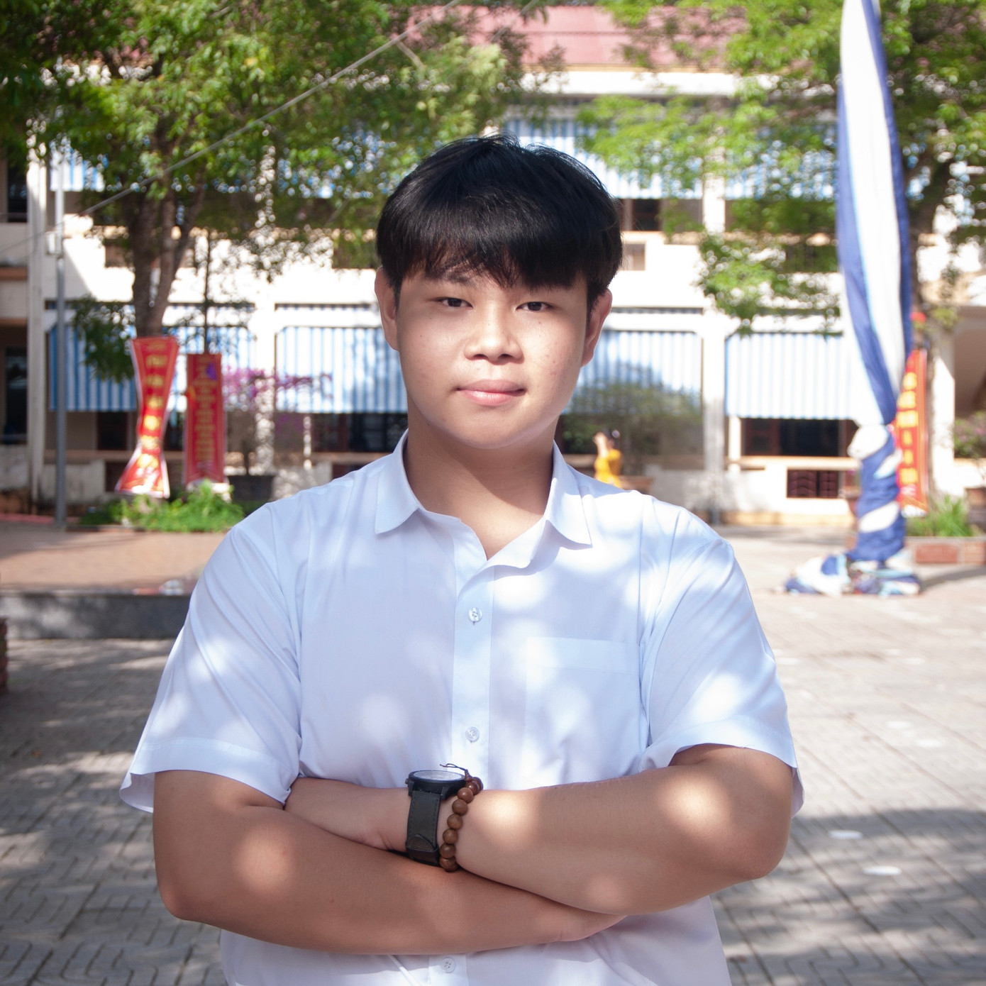 Hồ Trọng Hóa - chủ nhiệm dự án "Nuôi Mai" với mong muốn giúp các trẻ em nghèo đồng bào Bru-Vân Kiều có một tương lai tươi sáng hơn khi biết được con chữ. Hồ Trọng Hóa - chủ nhiệm dự án "Nuôi Mai" với mong muốn giúp các trẻ em nghèo đồng bào Bru-Vân Kiều có một tương lai tươi sáng hơn khi biết được con chữ.