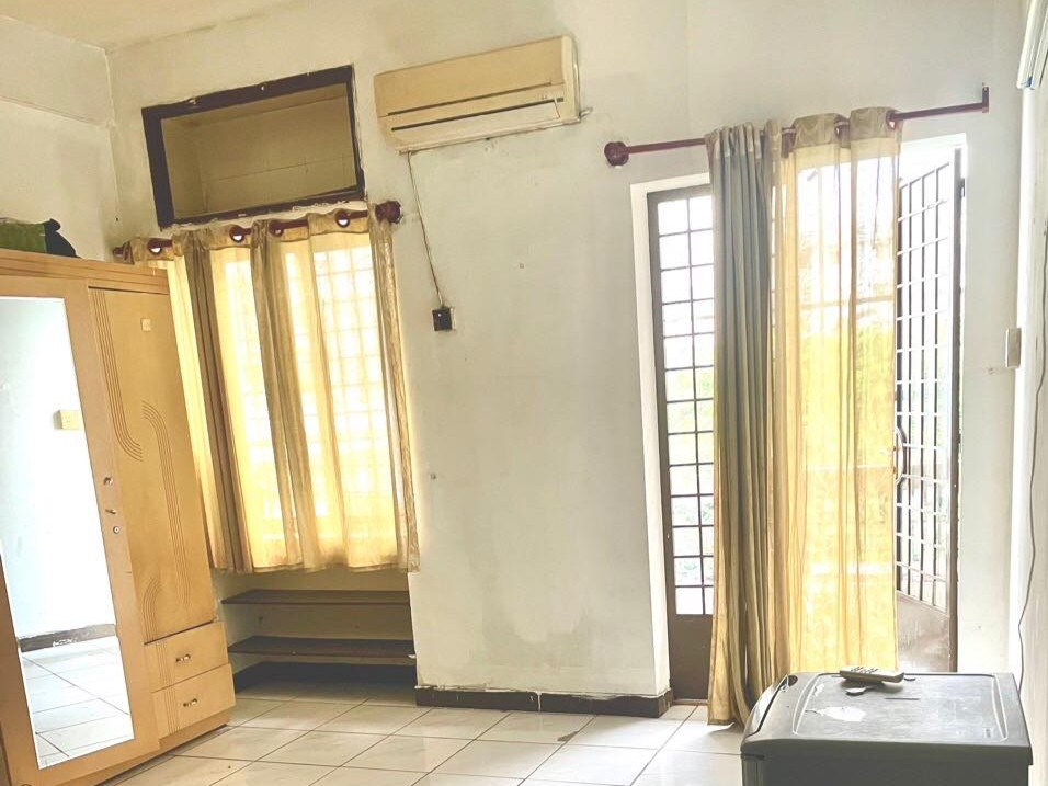 Sinh viên cần đến tận nơi xem kỹ phòng trọ rồi mới nên "chốt đơn". Ảnh: NVCC. Sinh viên cần đến tận nơi xem kỹ phòng trọ rồi mới nên "chốt đơn". Ảnh: NVCC.