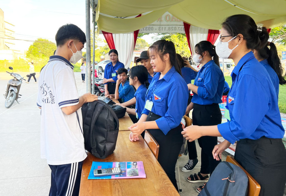 Toàn tỉnh Long An có 15.804 thí sinh tham gia tại 36 điểm thi. Ảnh: Báo Long An Online