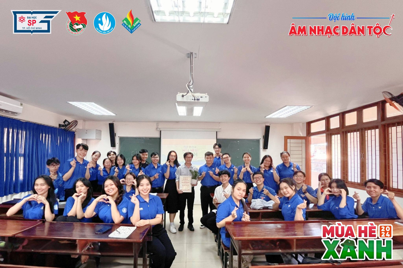 Ảnh: Mùa Hè xanh - Trường Đại học Sư phạm TP. Hồ Chí Minh