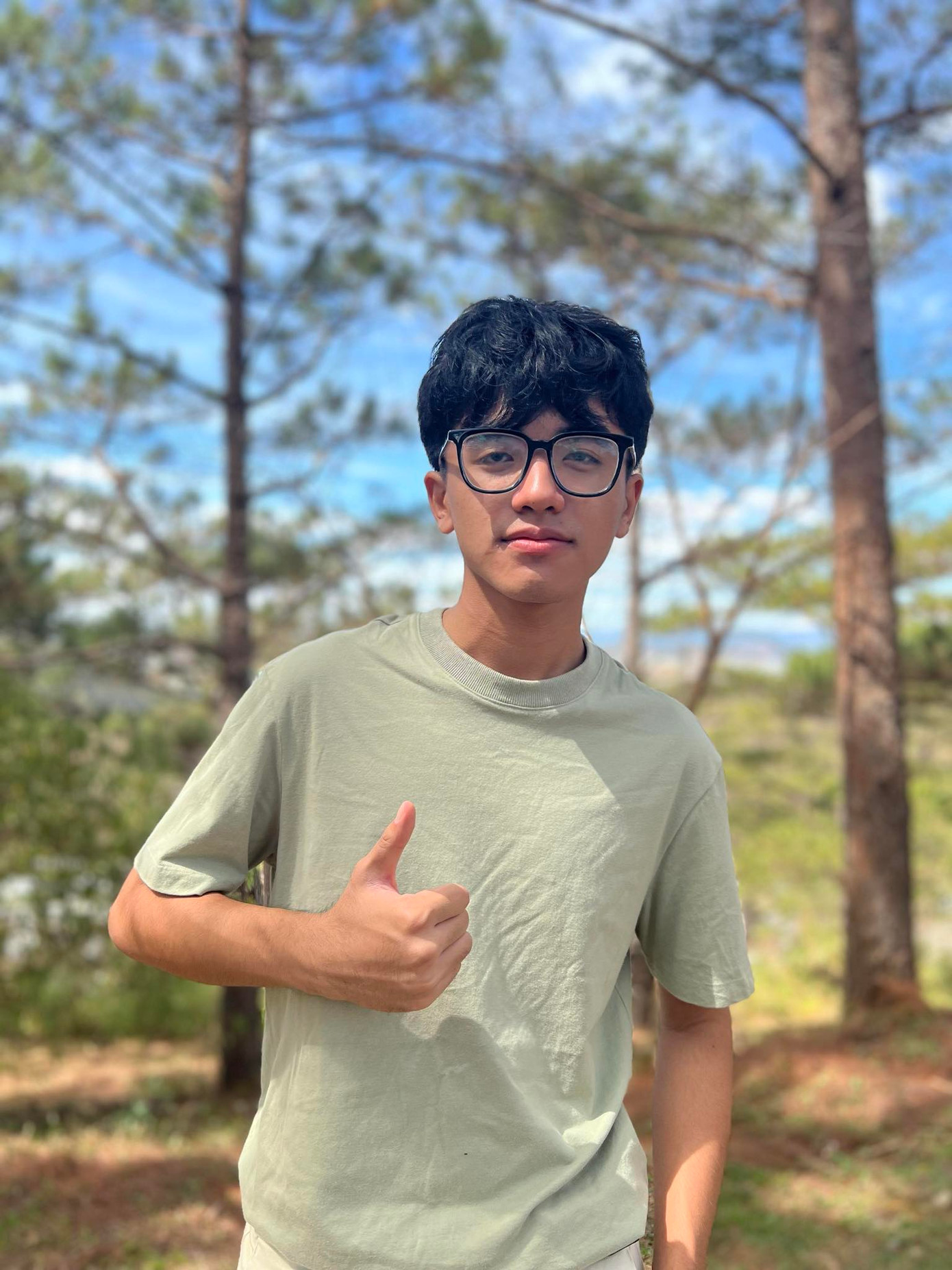 "Ở giai đoạn chạy nước rút thì các bạn nên đọc lại những kiến thức trọng tâm và giải tầm 1, 2 đề 1 ngày để bản thân không bị mất nhịp làm bài.", Gia Phúc chia sẻ. "Ở giai đoạn chạy nước rút thì các bạn nên đọc lại những kiến thức trọng tâm và giải tầm 1, 2 đề 1 ngày để bản thân không bị mất nhịp làm bài.", Gia Phúc chia sẻ.