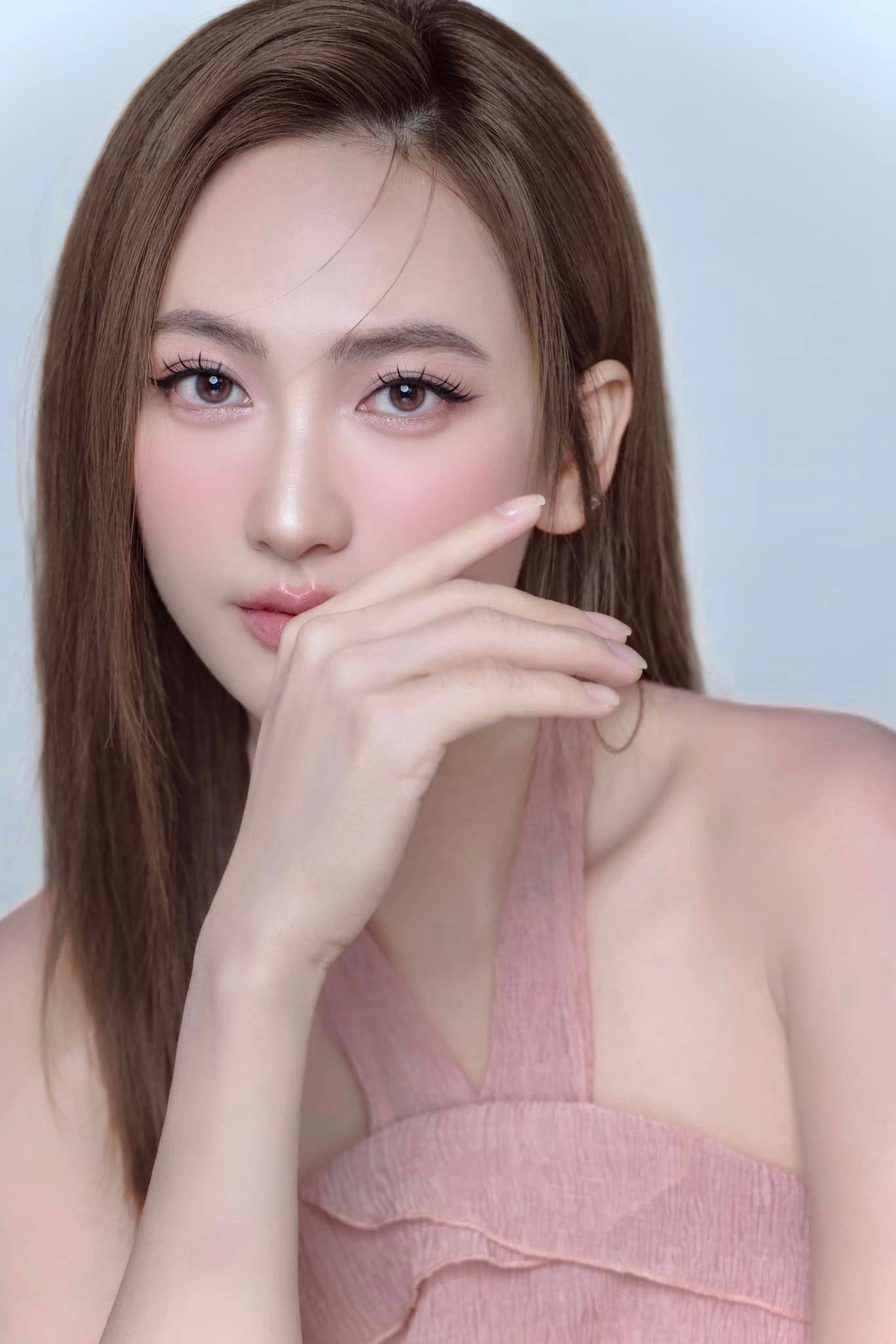 Thành công của Nhắm Mắt Thấy Mùa Hè, Chàng Vợ Của Em, Tro Tàn Rực Rỡ, Mai giúp nữ diễn viên giành giải Nữ diễn viên chính xuất sắc nhất tại các lễ trao giải phim điện ảnh. Thành công của Nhắm Mắt Thấy Mùa Hè, Chàng Vợ Của Em, Tro Tàn Rực Rỡ, Mai giúp nữ diễn viên giành giải Nữ diễn viên chính xuất sắc nhất tại các lễ trao giải phim điện ảnh.