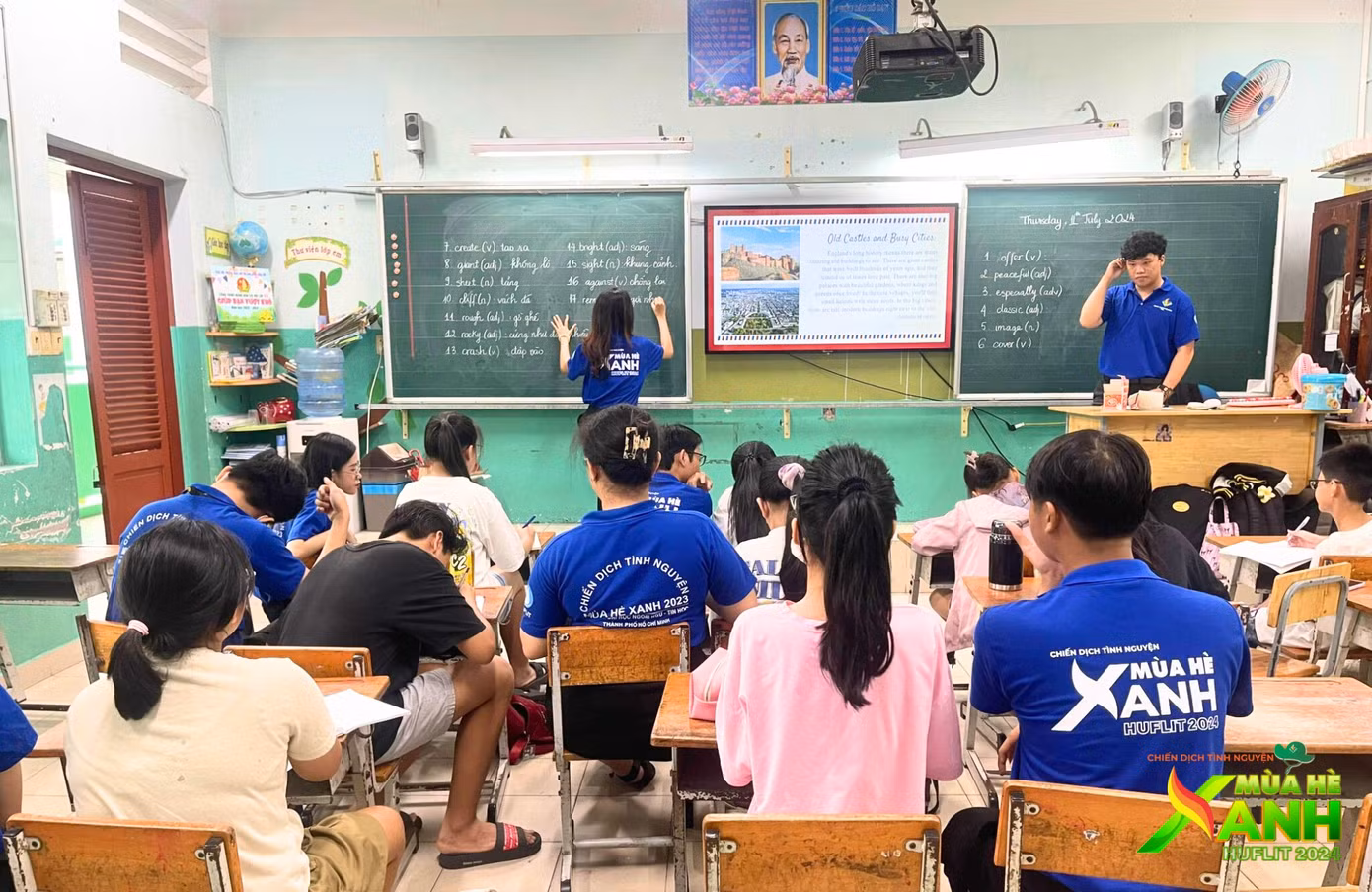 Lớp học tiếng Anh cho các em thiếu nhi trên địa bàn phường 14, quận 10, TP.HCM.