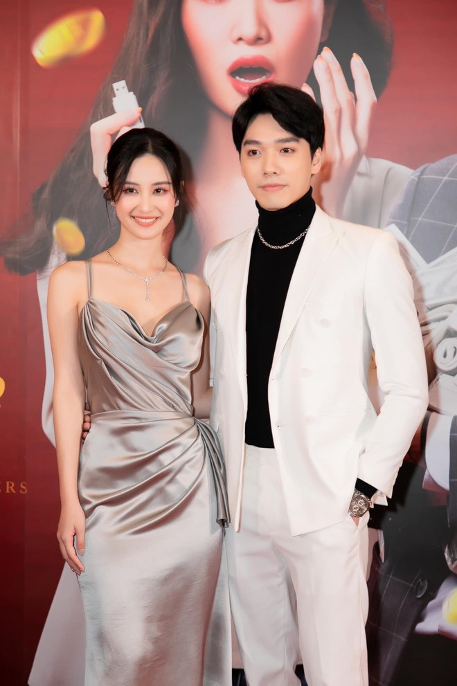 Hải Nam - Jun Vũ xuất hiện cùng nhau trong các họp báo.