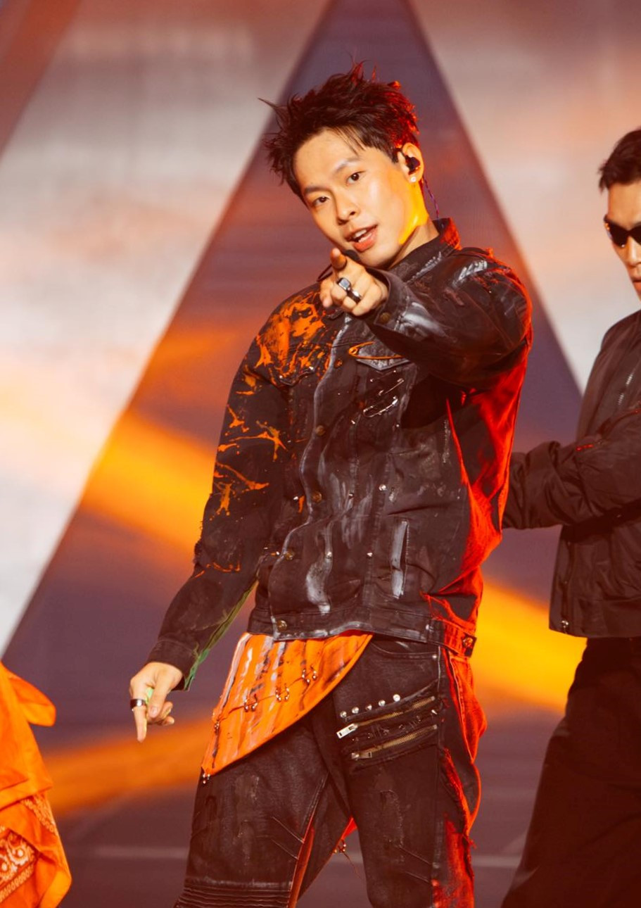 Nam rapper HURRYKNG ghi điểm trong mắt fan bởi sự tinh tế. Nam rapper HURRYKNG ghi điểm trong mắt fan bởi sự tinh tế.