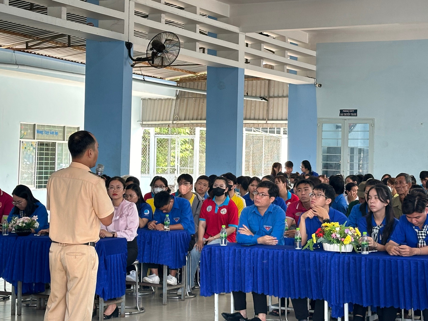 Ảnh: Áo xanh OU Ảnh: Áo xanh OU