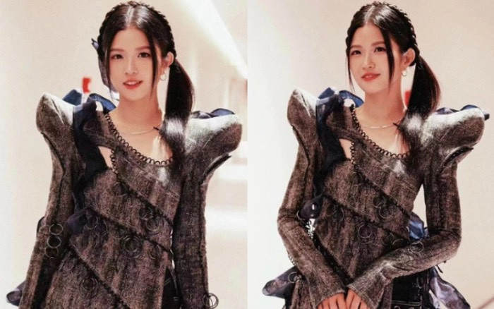 Cả hai bộ trang phục của nữ ca sĩ ở tập 1 đều bị netizen trừ điểm vì quá rườm rà. Cả hai bộ trang phục của nữ ca sĩ ở tập 1 đều bị netizen trừ điểm vì quá rườm rà.