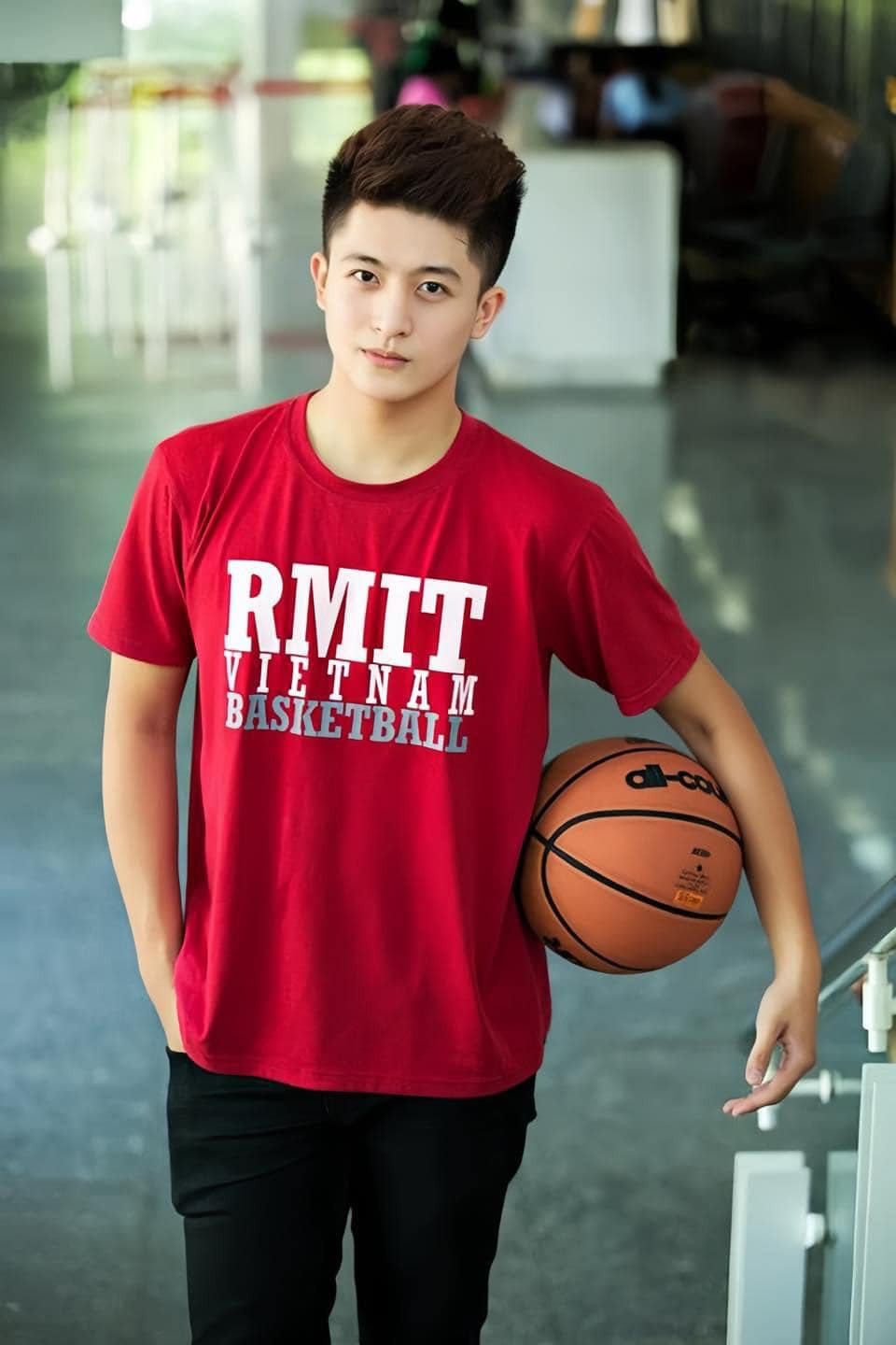 Anh chàng từng tham gia câu lạc bộ bóng rổ của trường Đại học RMIT