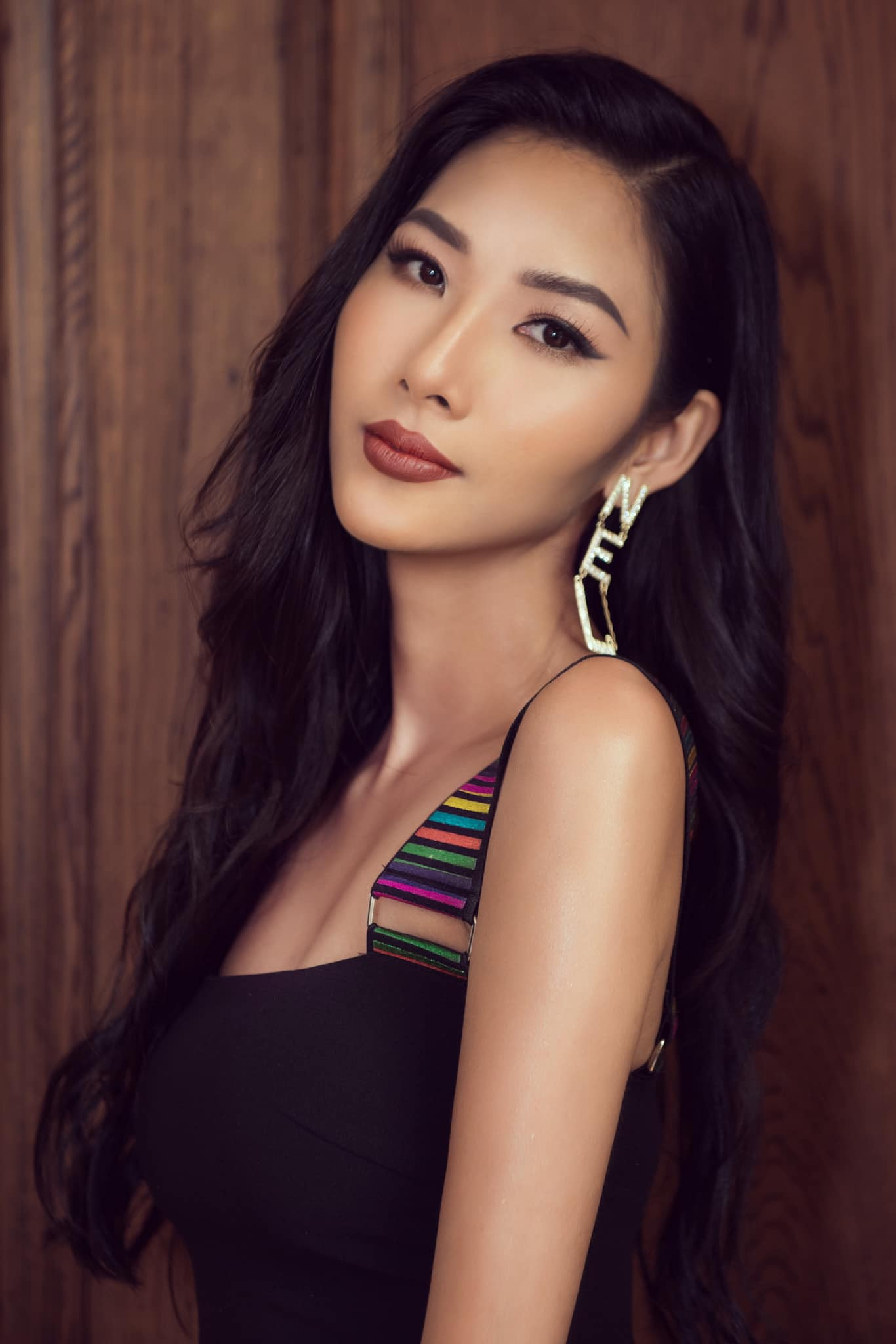 Năm 2022, Á hậu Hoàng Thùy bất ngờ xuất hiện tại chương trình Trời Sinh Một Cặp, lấn sân ở lĩnh vực ca hát và đạt giải Á quân chung cuộc. Năm 2022, Á hậu Hoàng Thùy bất ngờ xuất hiện tại chương trình Trời Sinh Một Cặp, lấn sân ở lĩnh vực ca hát và đạt giải Á quân chung cuộc.