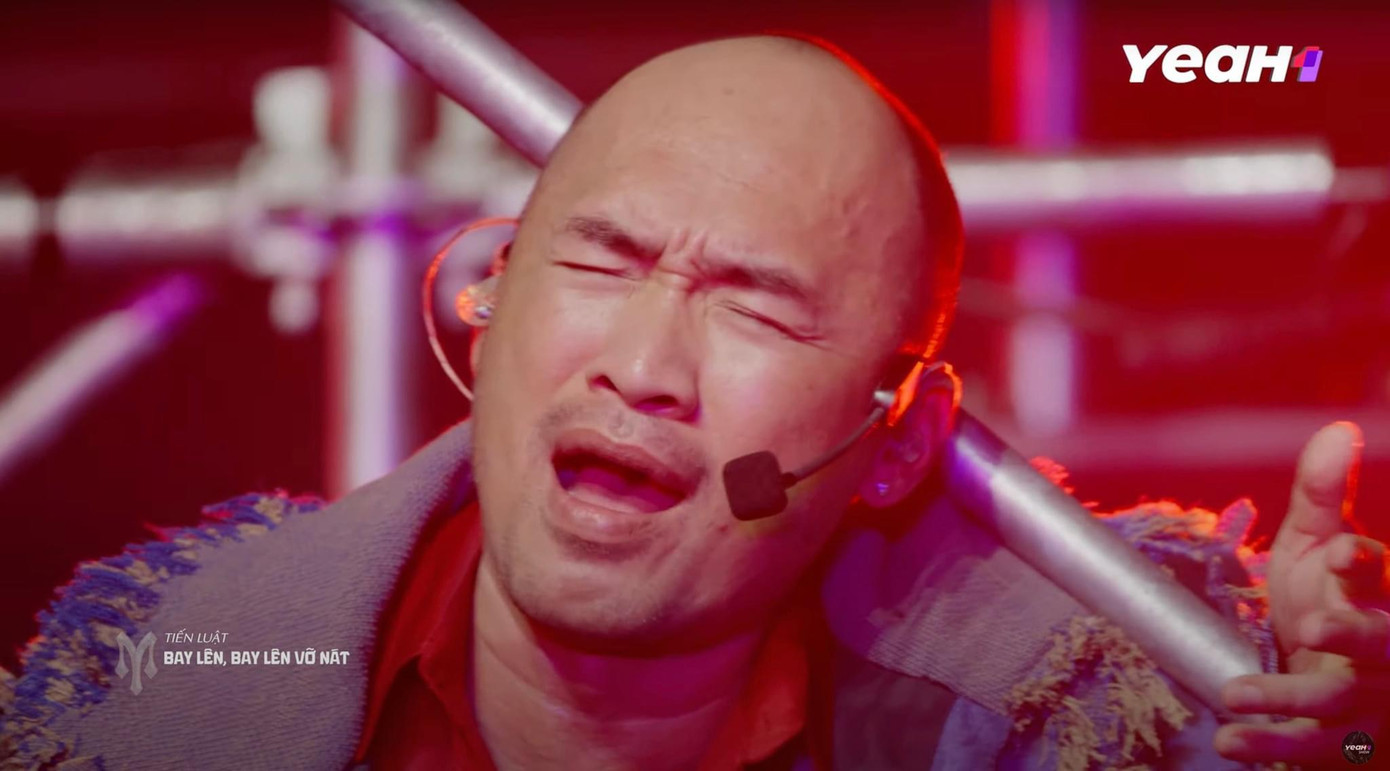 Loạt ảnh biểu cảm của Tiến Luật được vợ nhanh tay &quot;chụp màn hình&quot;.