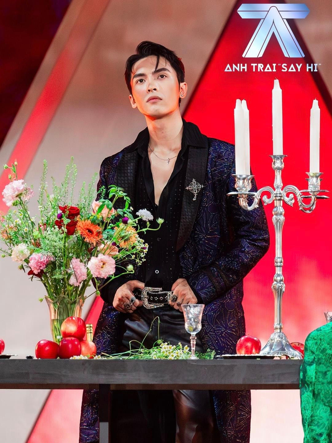 Màn biến hoá bất ngờ của Công Dương nhận về phản hồi tích cực từ phía khán giả. Màn biến hoá bất ngờ của Công Dương nhận về phản hồi tích cực từ phía khán giả.