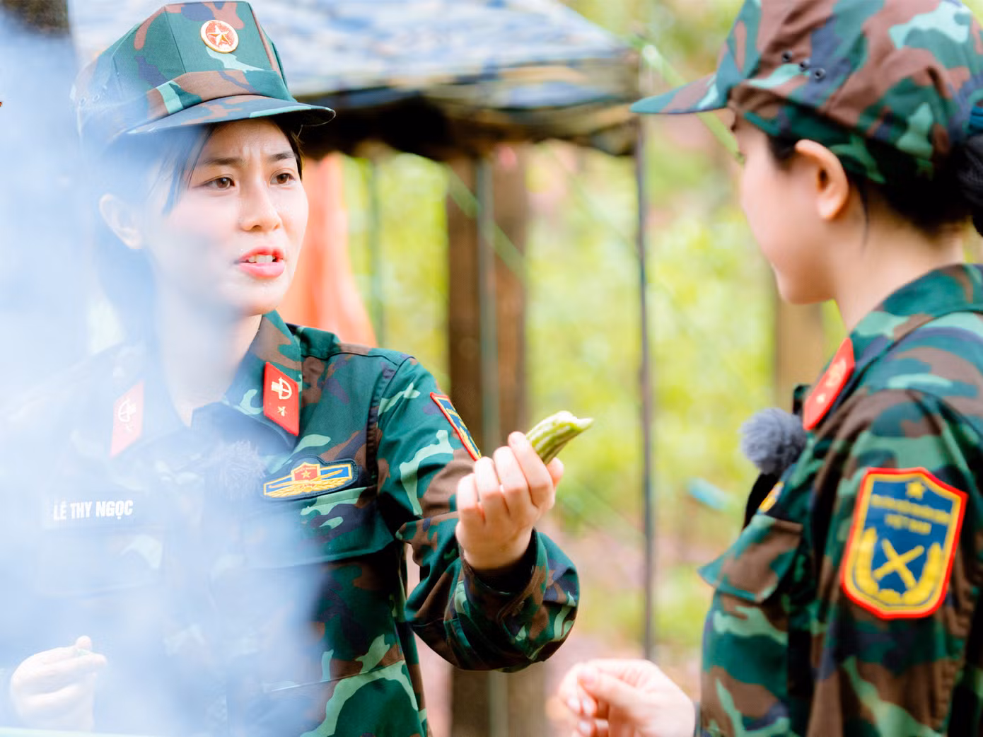Trước khi được mũi trưởng "khai sáng" là quả mướp, các sao nữ đã gọi tên loại quả này là bầu non hoặc dưa leo.