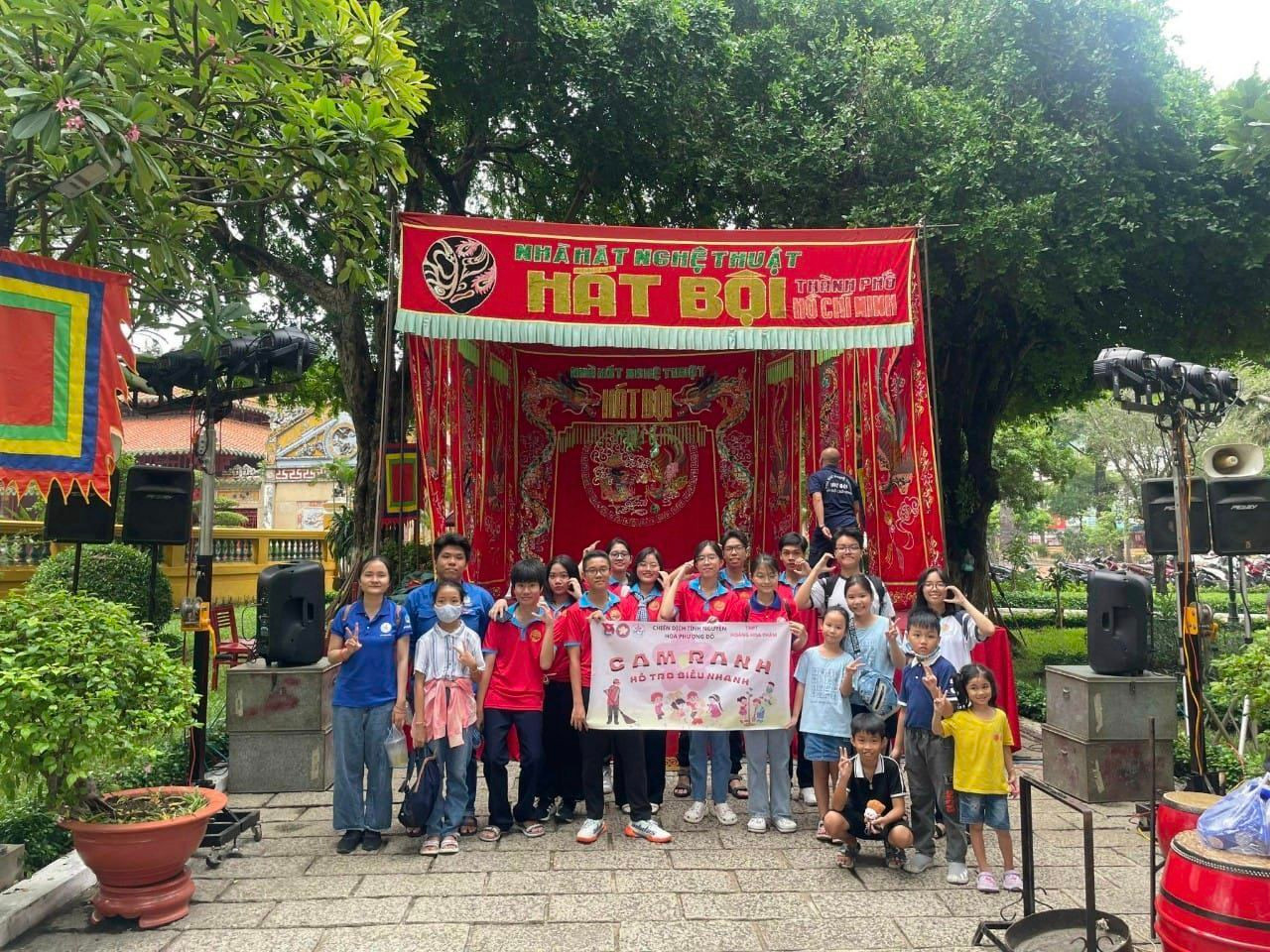 Ảnh: Đoàn Trường THPT Hoàng Hoa Thám