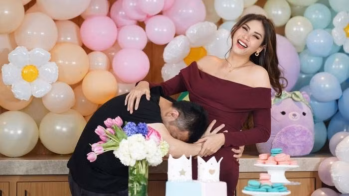 Ông xã Võ Hoàng Yến cực kì hạnh phúc khi biết giới tính của con.