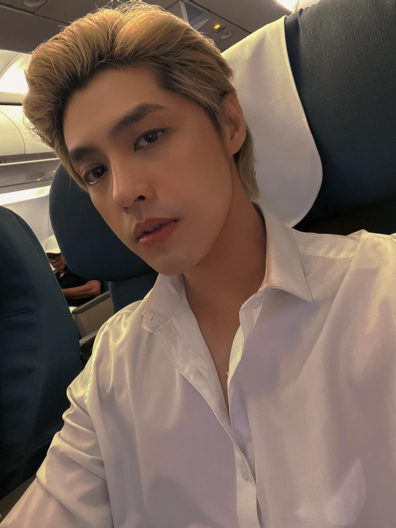 Noo Phước Thịnh tương tác với khán giả sau nửa tháng "lặn mất tăm". Noo Phước Thịnh tương tác với khán giả sau nửa tháng "lặn mất tăm".