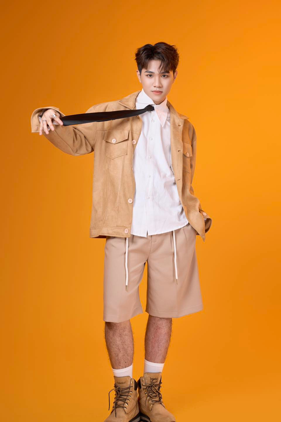 Captain Boy được đánh giá là một tân binh đầy tiềm năng của làng nhạc Việt. Captain Boy được đánh giá là một tân binh đầy tiềm năng của làng nhạc Việt.