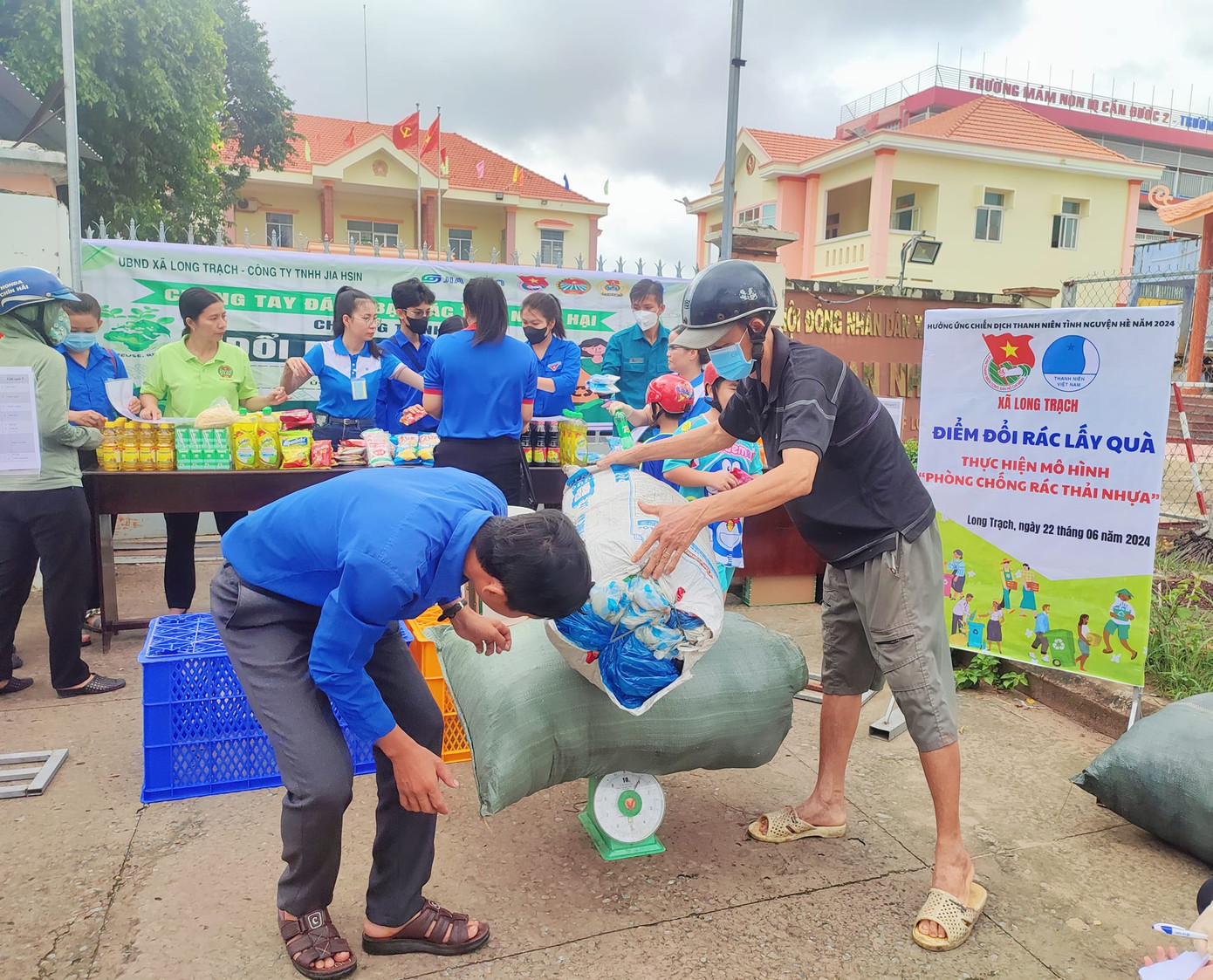 Ảnh: Tuổi Trẻ Long Trạch Ảnh: Tuổi Trẻ Long Trạch